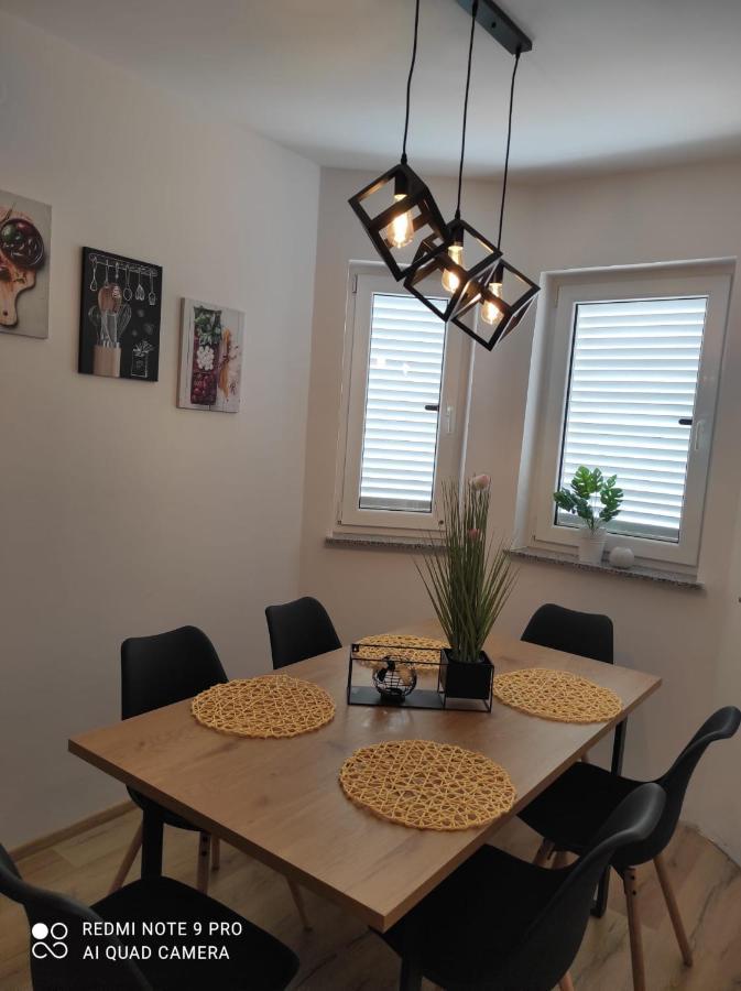 Apartman Branimir Novalja Exterior photo