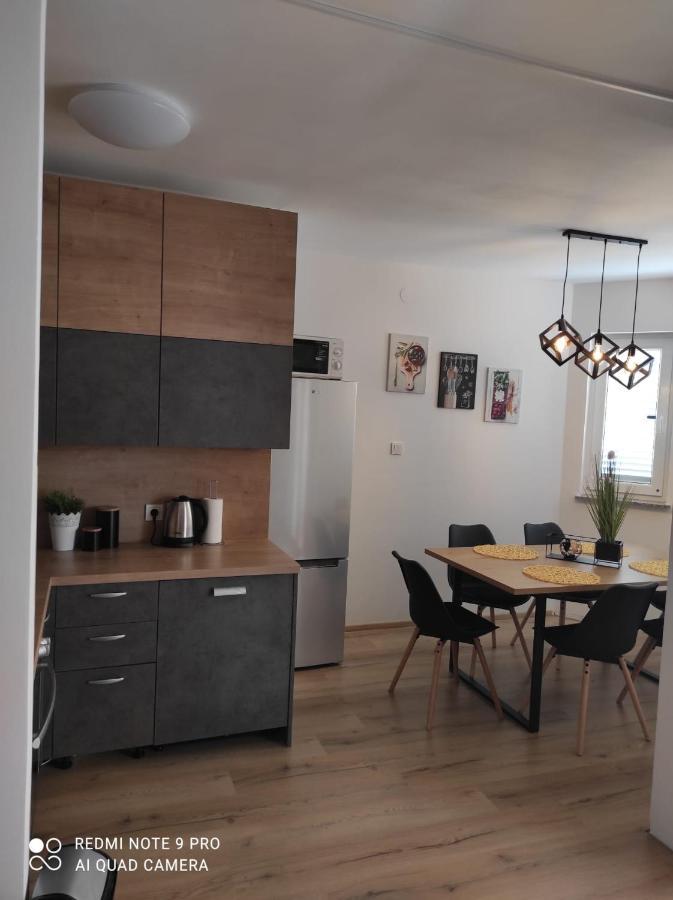 Apartman Branimir Novalja Exterior photo
