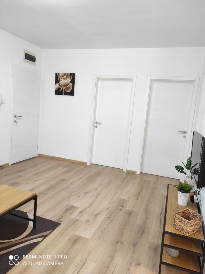Apartman Branimir Novalja Exterior photo