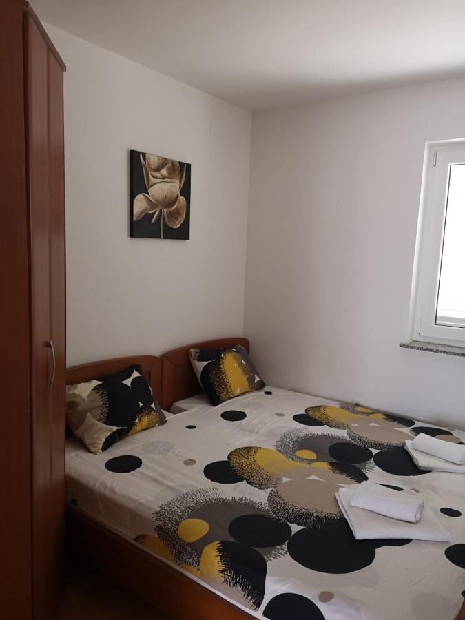 Apartman Branimir Novalja Exterior photo